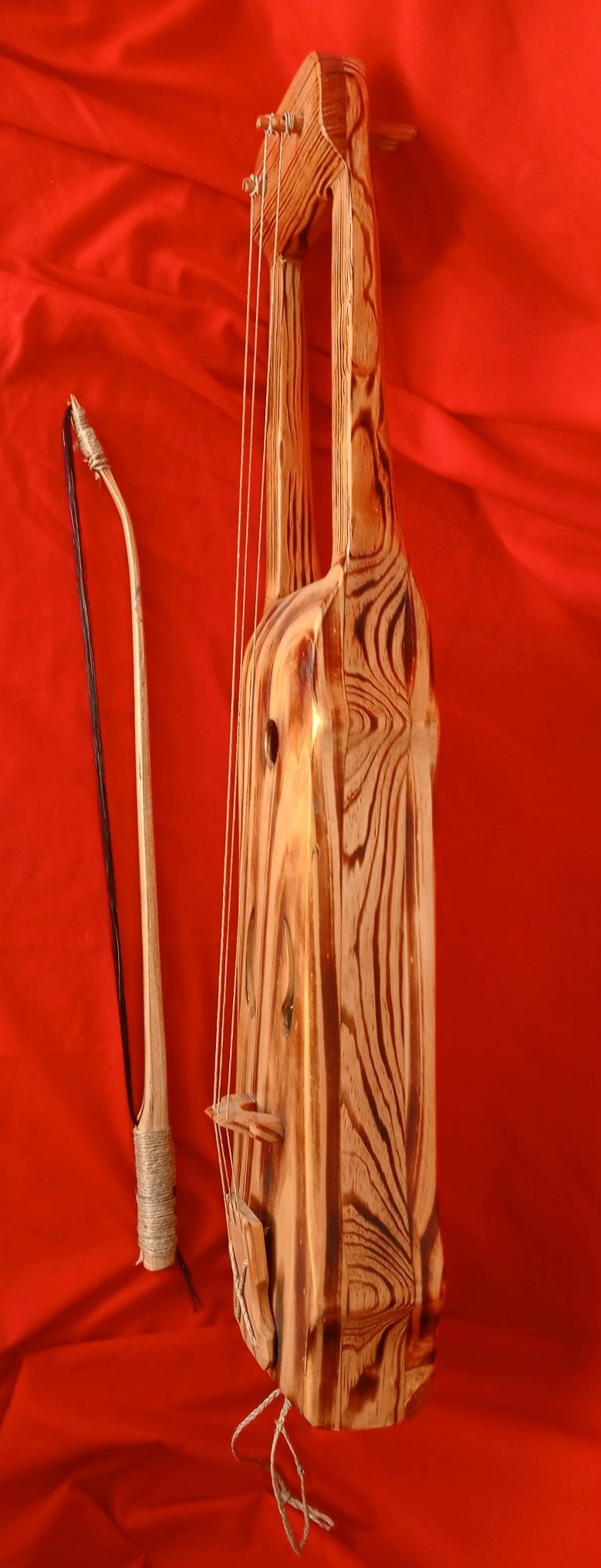 A Scandinavian Talharpa.